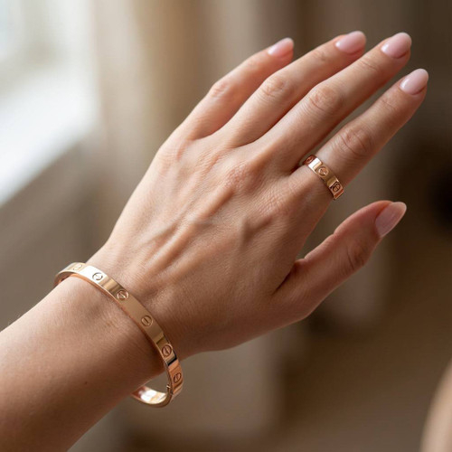 ست انگشتر و دستبند برند کارتیر مدل لاو رنگ رزگلد